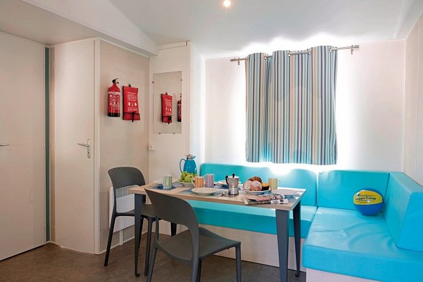 Domaine la Yole Camping Lodge (by Happy Camp) - Wohnbeispiel Mobilheim Happy Premium (Zimmercodierung CM1)