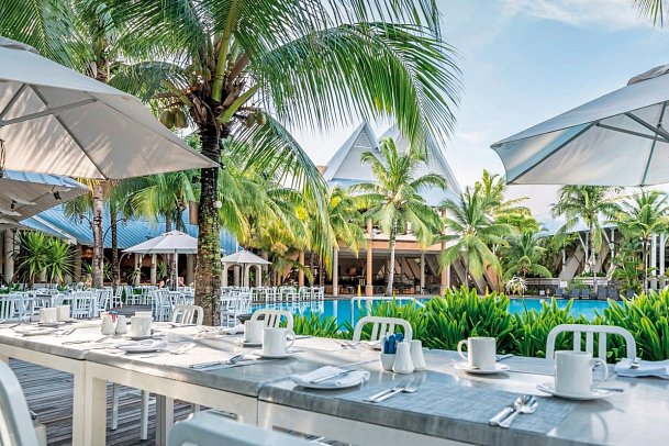 Victoria Beachcomber Resort & Spa