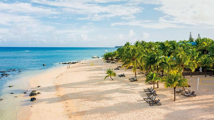 Victoria Beachcomber Resort & Spa
