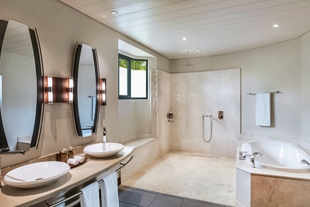 Trou aux Biches Beachcomber - Badezimmer Junior Suite (Zimmercodierungen JB1, JH1, JC1 & JB8)