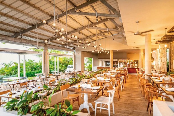 Victoria for 2 Beachcomber Resort & Spa