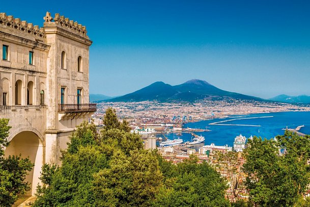 Facettenreiches Italien - Amalfi, Apulien & Kalabrien - Neapel, Blick auf den Vesuv