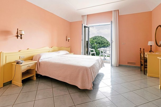 Terme Alexander - Wohnbeispiel Doppelzimmer Meerblick (Zimmercodierung D1M)