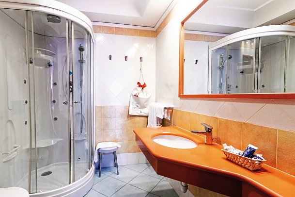 Terme Alexander - Beispiel Bad (Zimmercodierungen DG1, D1G, D1M & EB1)