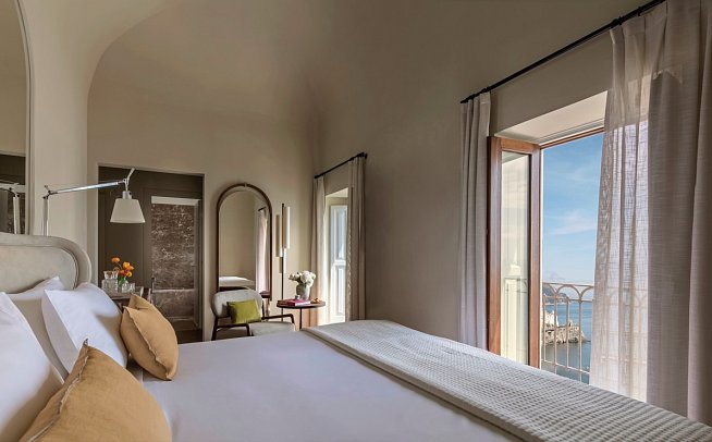 Anantara Convento di Amalfi Grand Hotel - Wohnbeispiel Doppelzimmer Premium Meerblick (Zimmercodierung DMM)