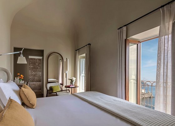 Anantara Convento di Amalfi Grand Hotel - Wohnbeispiel Doppelzimmer Premium Meerblick (Zimmercodierung DMM)