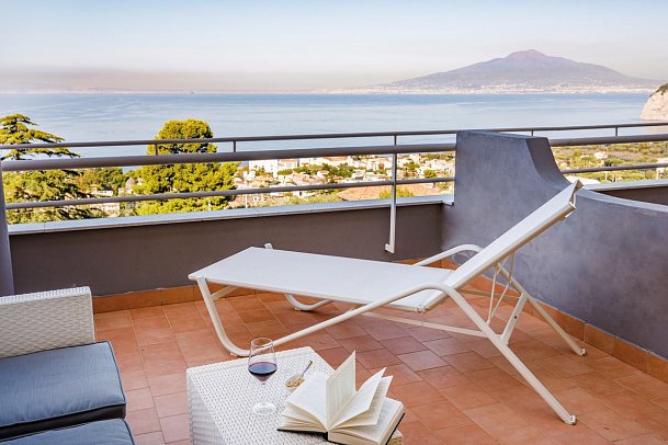 Art Hotel Gran Paradiso - Beispiel Balkon Doppelzimmer Superior Meerblick (Zimmercodierung DSM)