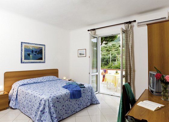 Park Hotel Terme Mediterraneo - Wohnbeispiel Doppelzimmer Economy Gartenblick (Zimmercodierung DEG)