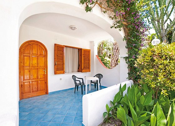 Park Hotel Terme Mediterraneo - Beispiel Terrasse Doppelzimmer Standard (Zimmercodierung DG1)