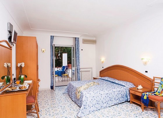 Park Hotel Terme Mediterraneo - Wohnbeispiel Doppelzimmer Superior Gartenblick (Zimmercodierung DSG)