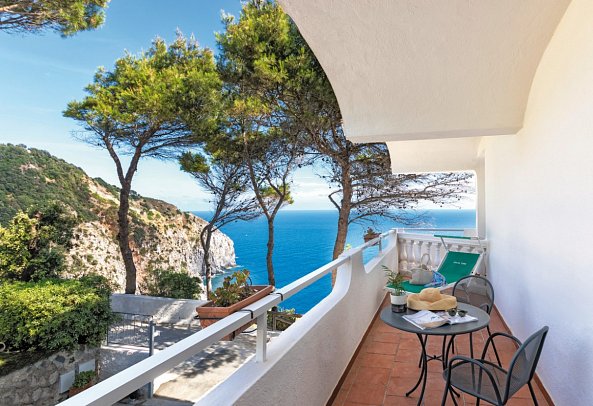 Grazia alla Scannella - Beispiel Balkon Doppelzimmer Komfort seitl. Meerblick (Zimmercodierung DFN)