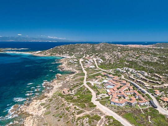 Mangia's Santa Teresa Sardinia, Curio Collection by Hilton