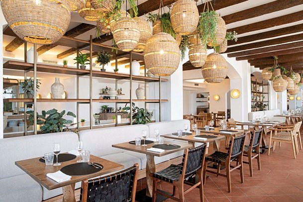 Mangia's Santa Teresa Sardinia, Curio Collection by Hilton