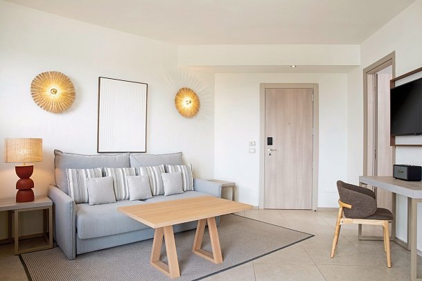 Mangia's Santa Teresa Sardinia, Curio Collection by Hilton - Zimmercodierung WB1