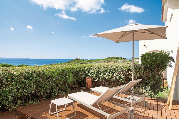 Mangia's Santa Teresa Sardinia, Curio Collection by Hilton - Zimmercodierung DDM