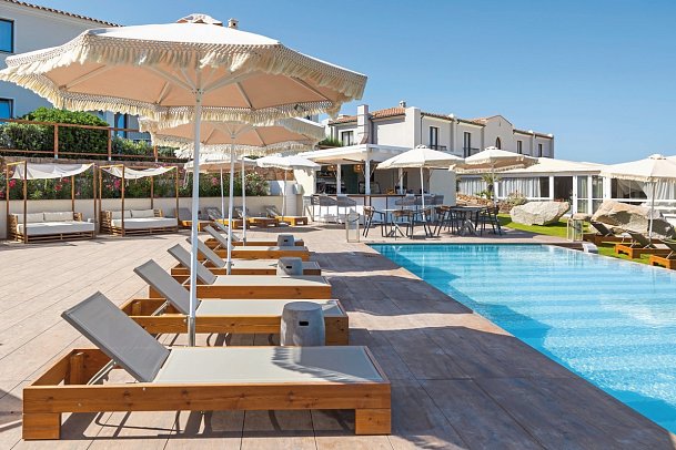 Mangia's Santa Teresa Sardinia, Curio Collection by Hilton