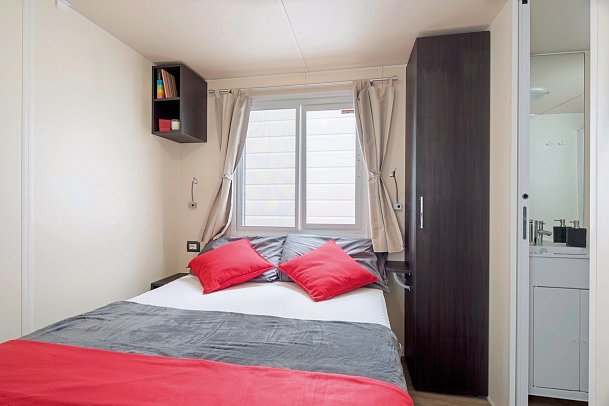 Baia Holiday Isuledda - Wohnbeispiel Mobilheim Baia Relax New (Zimmercodierung CB1)