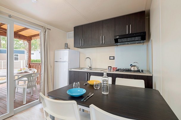 Baia Holiday Isuledda - Wohnbeispiel Mobilheim Baia Relax New (Zimmercodierung CB1)