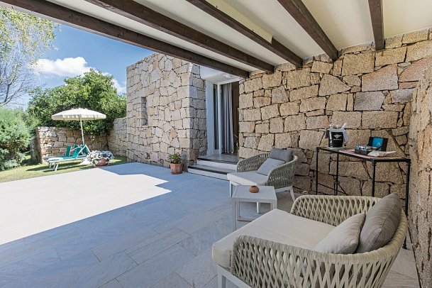 Grand Relais dei Nuraghi - Wohneispiel Juniorsuite mit Garten (Zimmercodierung J1G)