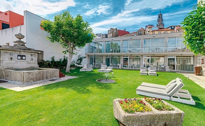 OCA Flores & Vitória Village Hotel