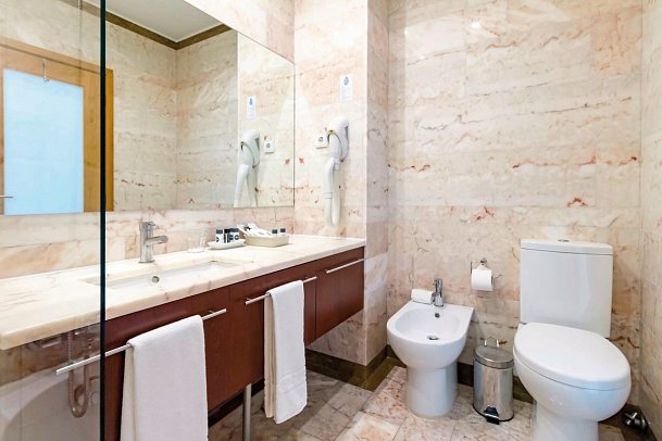 OCA Flores & Vitória Village Hotel - Beispiel Bad (Zimmercodierungen DB1 & SB1)