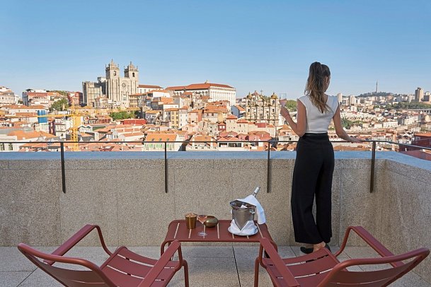 PortoBay Flores - Beispiel Balkon Doppelzimmer Superior obere Etage (Zimmercodierung DSD)