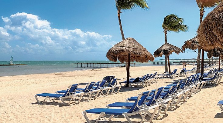 BlueBay Grand Esmeralda