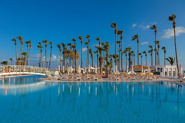 Leonardo Plaza Cypria Maris Beach Hotel & Spa