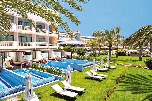 Constantinou Bros Athena Beach - Wohnbeispiel Juniorsuite Meerblick mit Privat-Pool (Zimmercodierung J1M)