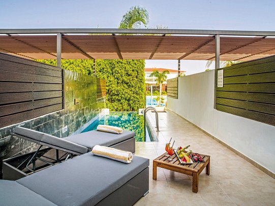 Olympic Lagoon Resort Paphos - Wohnbeispiel Fisherman´s Juniorsuite Poolblick mit Privatpool (Zimmercodierung J1P)