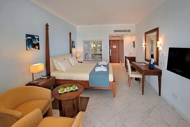 Olympic Lagoon Resort Paphos - Wohnbeispiel Doppelzimmer Superior seitl. Meerblick (Zimmercodierung DSN)