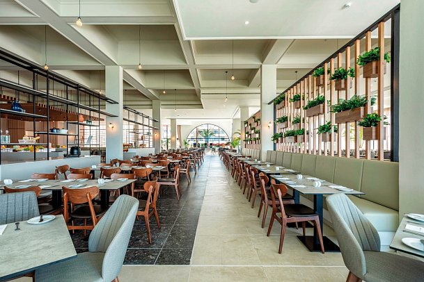 Louis Phaethon Beach