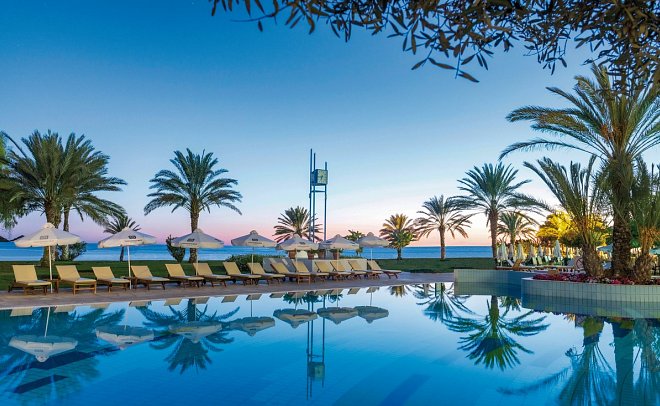 Constantinou Bros Athena Royal Beach