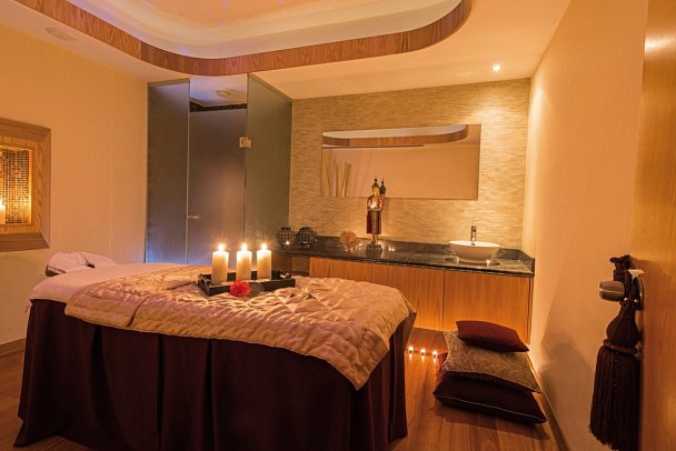 Constantinou Bros Athena Royal Beach