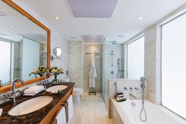 Constantinou Bros Athena Royal Beach