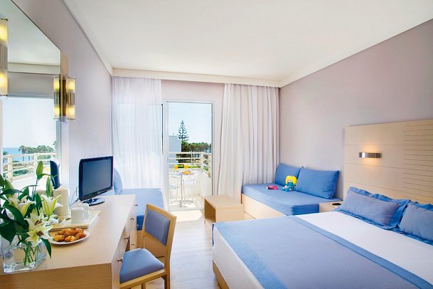 Louis Ledra Beach - Wohnbeispiel Familienzimmer (Zimmercodierungen FBN & FBL)