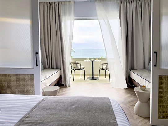 Imperial Island Resort by Louis Hotels - Wohnbeispiel Familienzimmer Superior Meerblick (Zimmercodierung FSM)