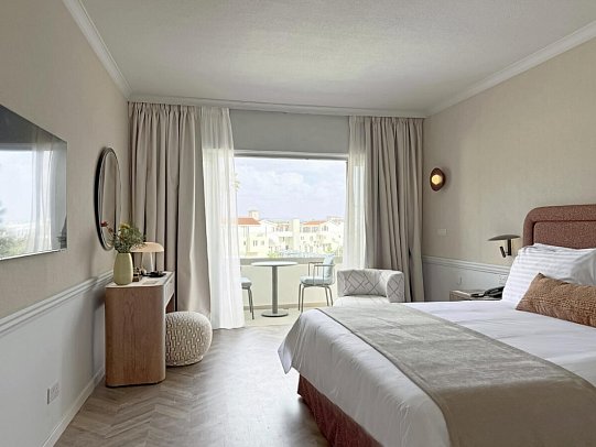 Imperial Island Resort by Louis Hotels - Wohnbeispiel Doppelzimmer Superior Landblick (Zimmercodierung DSL)