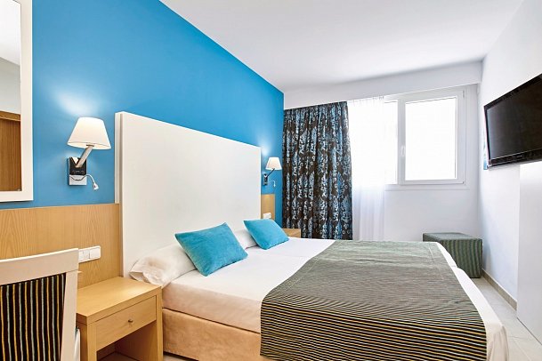 Universal Hotel Marqués - Wohnbeispiel Doppelzimmer zum Innenhof (Zimmercodierung DE1)