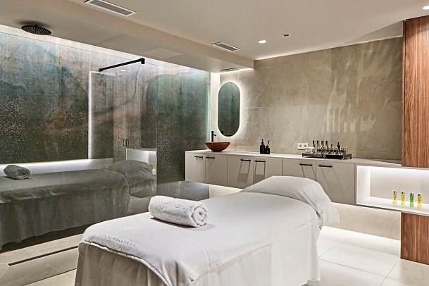 Universal Grand León & Spa