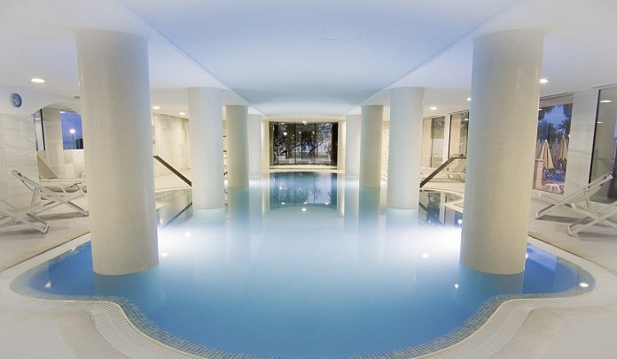 CM Castell de Mar - Hallenbad