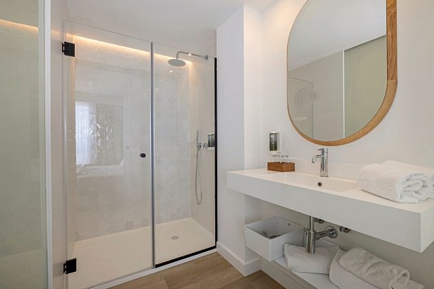 HM Gran Fiesta - Beispiel Bad Doppelzimmer Meerblick (Zimmercodierung DBM)