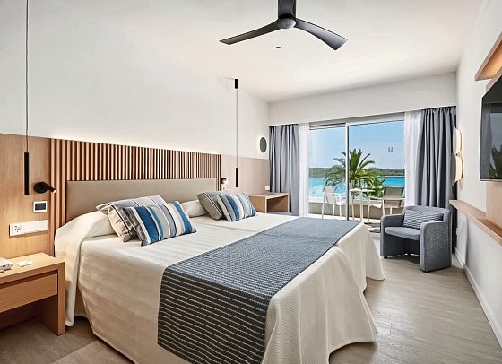 Hipotels Mediterraneo - Wohnbeispiel Doppelzimmer Premium Meerblick (Zimmercodierung DMM)
