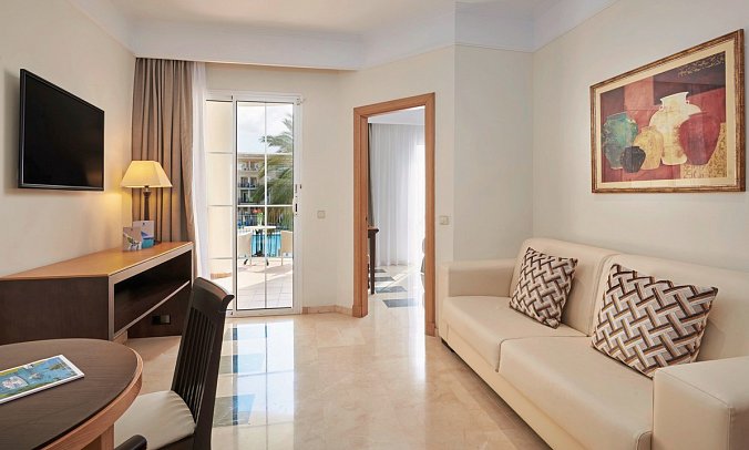 Grupotel Playa de Palma Suites & Spa - Wohnbeispiel Suite Poolblick (Zimmercodierung WBP)