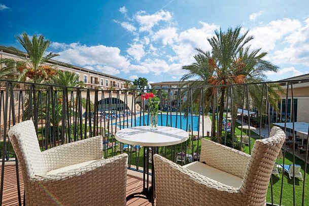 Grupotel Playa de Palma Suites & Spa - Beispiel Balkon Suite Poolblick (Zimmercodierung WBP)