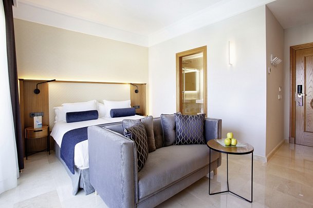Grupotel Playa de Palma Suites & Spa - Wohnbeispiel Juniorsuite Poolblick (Zimmercodierung JBP)