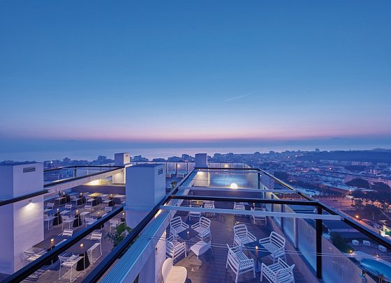 BG Tonga Tower Design Hotel & Suites - Blue-Sky-Restaurant