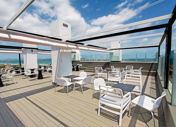 BG Tonga Tower Design Hotel & Suites - Blue-Sky-Restaurant