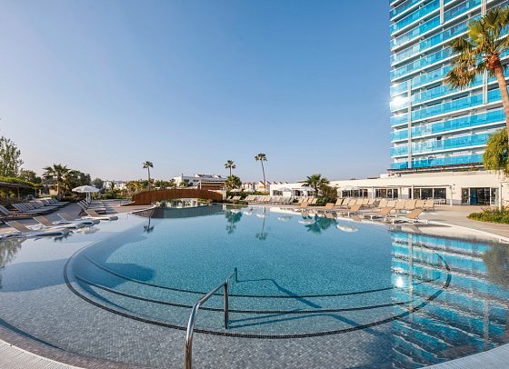 BG Tonga Tower Design Hotel & Suites