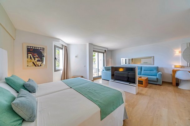 Playa Esperanza Resort - Wohnbeispiel Juniorsuite seitl. Meerblick (Zimmercodierung JBN)